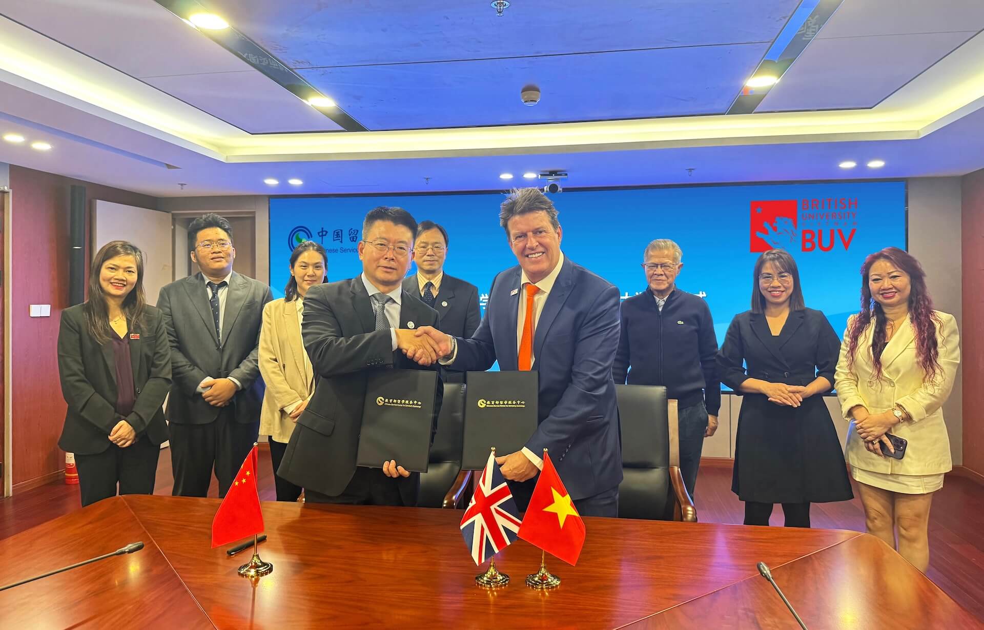 The signing ceremony was conducted by Professor Rick Bennett, Deputy Vice-Chancellor of BUV, and Mr. XIA Jianhui, Deputy Director of CSCSE.